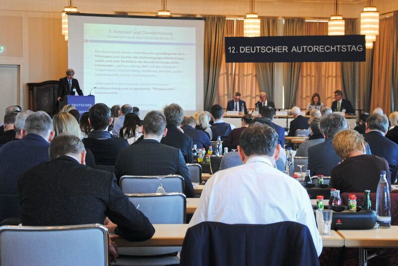 Den 12. Deutsche Autorechtstag veranstalteten ZDK, ADAC und BVfK am 18. und 19. März 2019 auf dem Petersberg bei Bonn.  (Baeuchle/»kfz-betrieb«)