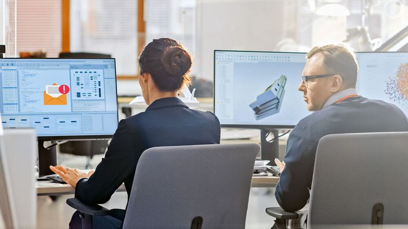 OT-Angriffe beginnen meist in der IT-Ebene – über Phishing, unsichere Fernzugänge oder ungepatchte Server.(Bild: ©  Gorodenkoff & patcharin.inn - stock.adobe.com)