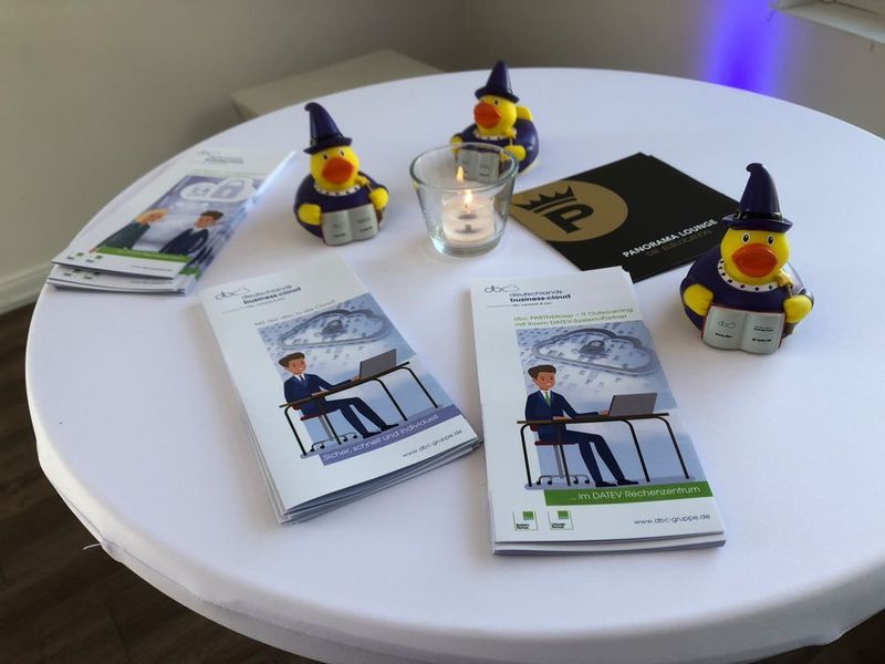 Die neuen dbc-Marketingartikel lagen für die Partner der dbc-Gruppe bereit. (dbc (deutschlands business-cloud))