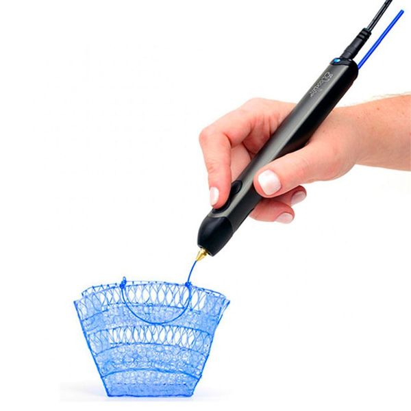 Für Kreative Ideen an Regentagen: Der 3Doodler ist ein 3D-Drucker in Stiftform, mit dem man in der Luft zeichnen kann. Bei www.radbag.de kostet der 3Doodler 2.0 109,95 Euro.  (www.radbag.de)