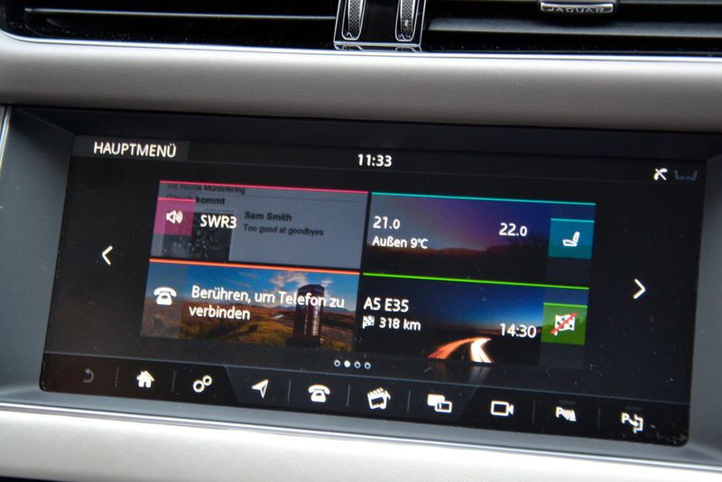 Ob Smartphone-Apps oder Navigation - auf dem großen Touchscreen ist jedes digitale Angebot immer gut sicht- und ansteuerbar. (Michel / »kfz-betrieb«)