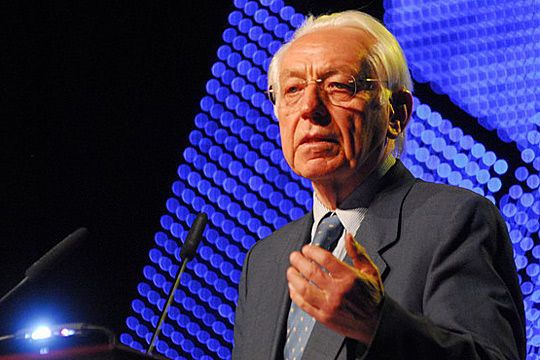 Prof. Ernst Elitz, ehemaliger Intendant des Deutschlandradios und Honorarprofessor der Freien Universität Berlin: „Unbequeme Entscheidungen brauchen Mut.“ Dies gelte für Politiker und Unternehmer. (Archiv: Vogel Business Media)