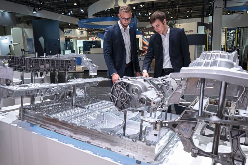 Fertigungstechnische Lösungen für Elektromobilität werden konsequent in die strategische Ausrichtung der Unternehmen integriert. (Bild: VDW)