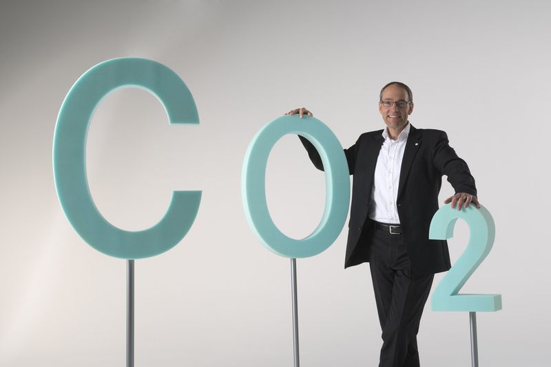 “The first major field of application will most likely be mattress production,” announced Dr. Karsten Malsch, Dream Production project manager at Bayer Material Science. (Picture: Bayer Material Science)