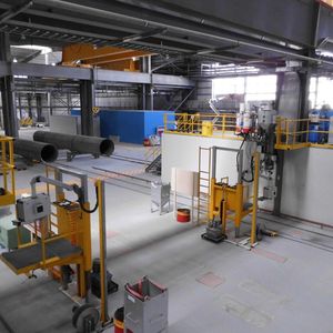 Außenschweißanlage von Weldec zur Produktion von LSAW-Großrohren, die für den Bau von Pipelines benötigt werden.