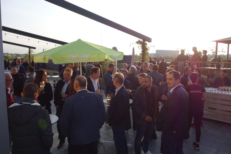 Auf der Terasse war das schönste Wetter der Woche  vorhanden! (Bild: IT-BUSINESS)