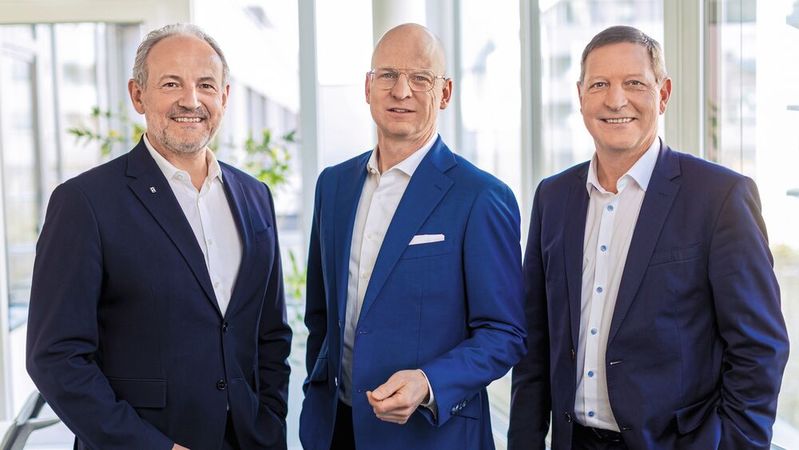 Der Vorstand der Graf Hardenberg-Stiftung: (v. l.) Friedrich Behle, Veit Reichert und Volker Brecht.(Bild:  Graf Hardenberg-Gruppe)