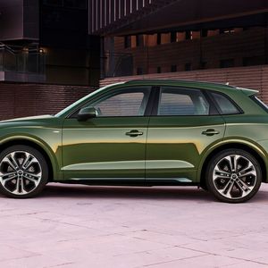 (Audi)