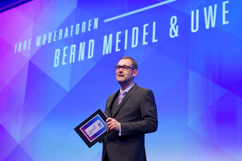 Impressionen von der LABORPRAXIS Meilenstein Gala und der Feier zum 40-jährigen Jubiläum am 30. November 2017 in Würzburg. Bernd Meidel, Leiter Operations bei Vogel Business Media führte als Moderator durch das Programm. (Bild: Andreas Burkhardt/LABORPRAXIS)