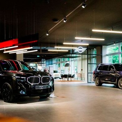 Die BMW-Niederlassung Kassel ist nach Frankfurt die zweite Niederlassung in Hessen, die nach dem konzernweiten Retail.Next-Konzept umgebaut wurde. (Bild: BMW Niederlassung Kassel)