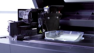 de-2022-07-900-03-poeppelmann-herstellung-im-3d-drucker-cmyk (Quelle: Pöppelmann)