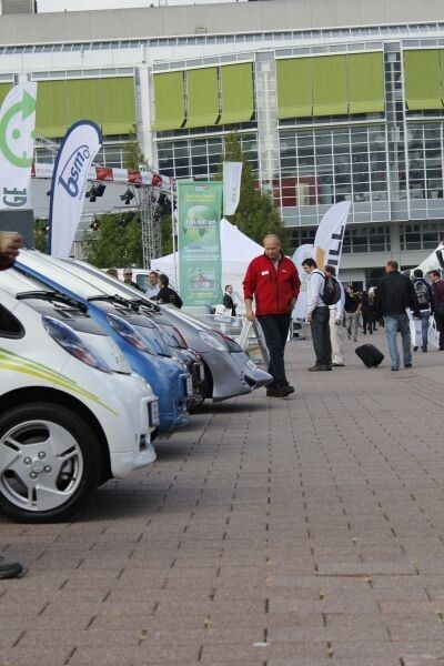 Bertha Benz Challenge 2012, 1. Tag: Präsentation der teilnehmenden Fahrzeuge auf dem Freigelände der Frankfurter Messe (Ulrich Steinlechner)