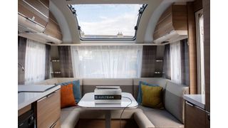 Was dem Fernfahrer recht ist, ist dem Reisemobilvermieter billig: Auch hier sorgt eine Ozondusche für hygienisch einwandfreie Verhältnisse. (Bild: Texa)