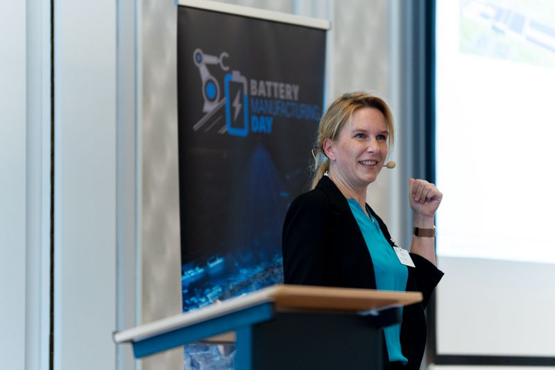 Nicole Neub von Exyte Technology, beschrieb energieeffiziente Micro-Environments für die Batterieproduktion. (Bild: Dominik Böhm - Fotokumpel)
