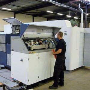 Der Scheibenlaser hat eine Leistung von 3 kW und bietet im Vergleich zu CO2-Lasern einen deutlich höheren Wirkungsgrad.