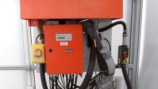 Spezielle Lösung für die Düngemittelproduktion: Das FWE200 mit integrierter Spülung (Bild: Sick)