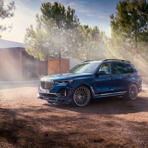 Der BMW-Veredler Alpina hat den X7 in XB7 umgetauft.(Bild:  Alpina)