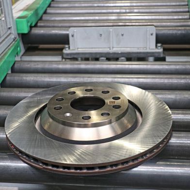 SHW Brake Systems plant, in der neu eingerichteten Halle eine Million hartstoffbeschichteter Bremsscheiben zu produzieren. (Bild: Knoll)