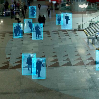 Biometrische Systeme mit künstlicher Intelligenz sind darauf ausgelegt, Personen anhand ihrer physischen oder verhaltensbezogenen Merkmale zu erkennen. (Bild: © AlinStock - stock.adobe.com)