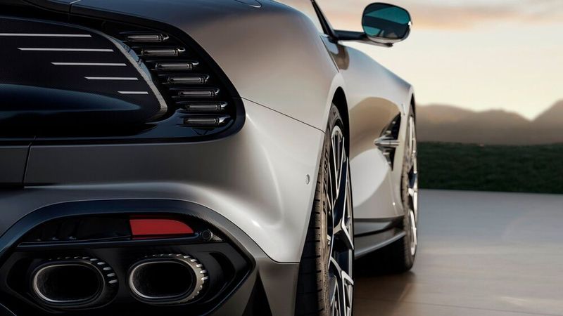 Zur Ausstattung des Vanquish 25 gehören die Q-Commission-Auspuffendrohre. (Bild: Aston Martin)