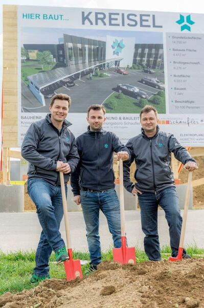 Die drei Geschäftsführer der Kreisel Electric (von links): Markus Kreisel, Phillip Kreisel und Johann Kreisel jun. (Bild: Martin Pröll/Kreisel Electric)