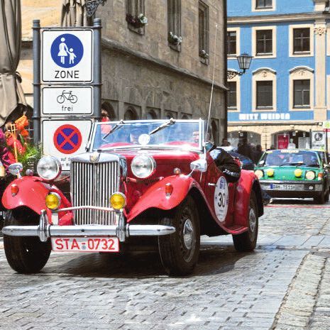 Die Oberbayerische Meister-Classic führt die Teilnehmer durch Oberbayern und seine Städte (Archivbild von 2019). Die Oberbayerische Meister-Classic führt die Teilnehmer durch Oberbayern und seine Städte (Archivbild von 2019).