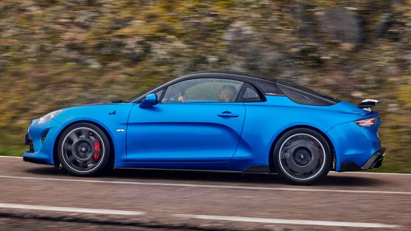 Wenn man denn will, macht der A110 R aus jeder Kurve eine Gerade. (Bild: Alpine)