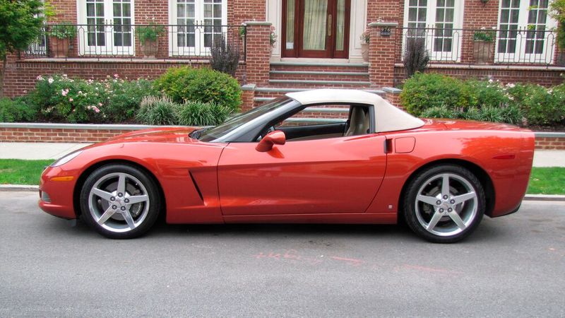 Mit der Corvette erschuf Chevrolet in den 1950er-Jahren eine Sportwagenikone. (Bild: Richard Nacmias / flickr)