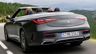 Eine vierstellige Anzahl an CLE- und E-Klasse-Fahrzeugen braucht ein dringendes Software-Update.  (Bild: Mercedes-Benz)