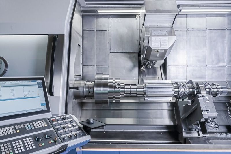 Power Generation Shaft: Das 2355 Millimeter lange und 1082 Kilogramm schwere Werkstück wurde auf einer M50 Millturn / 3000 Millimeter bearbeitet. (Bild: WFL)