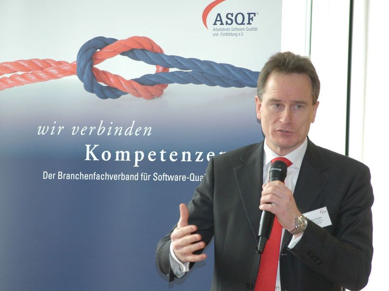 Keynote-Sprecher Prof. J. Franke, Lehrstuhl für Fertigungsautomatisierung und Produktionssysteme, Uni Erlangen-Nürnberg: „Simulation über den ganzen Lebenszyklus einsetzen“ (Archiv: Vogel Business Media)
