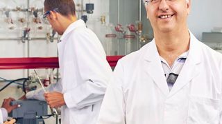 Professor Helmut Ehrenberg vom Institut für Angewandte Materialien (IAM) des KIT koordiniert in „Fest Batt“ die Methodenplattform Charakterisierung. (KIT)