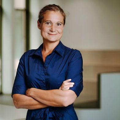 Der Vorstand von Thyssenkrupp Steel Europe ist davon überzeugt, dass Marie Jaroni die beste Wahl dafür ist, den von diversen Problemen geplagten Stahlkonzern durch die derzeit unruhigen Gewässer zu lenken, ohne auf ein Riff zu laufen ... (Bild: Thyssenkrupp)