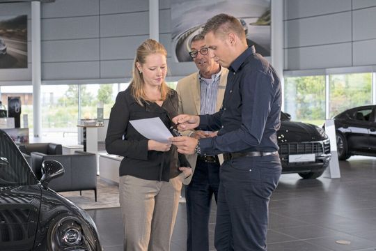 Wer die Bedürfnisse seiner Kunden kennt, kann ihnen individuelle Serviceangebote machen. Die Kunden honorieren dies mit ihrer Loyalität. (Bild:  Promotor)