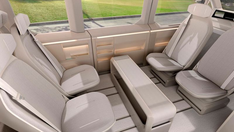 Auch als autonom fahrender People Mover mit Vis-a-vis-Bestuhlung soll der PV5 nutzbar sein. (Bild: Kia)