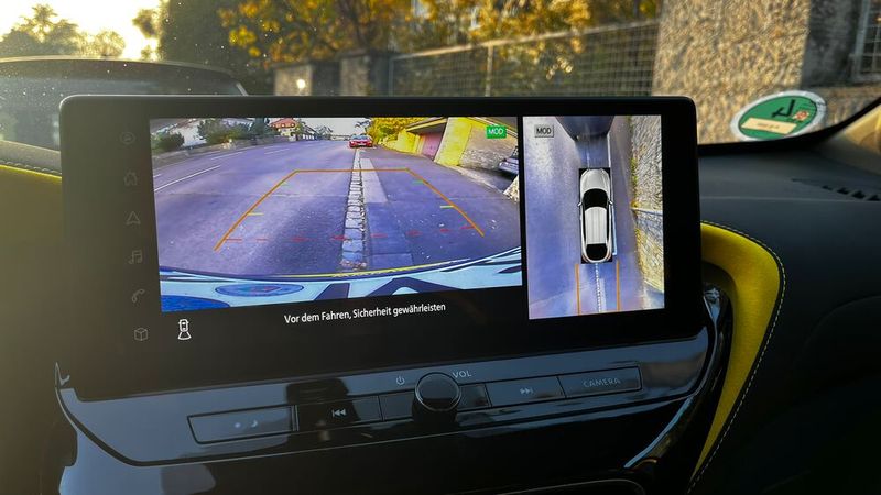 Die Auflösung der Rückfahrkamera bzw. der 360-Grad-Vogelperspektive wurde erhöht.  (Bild: Simon – VCG)