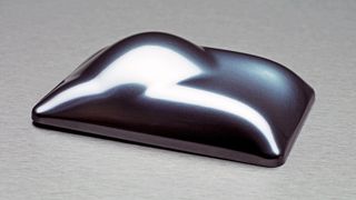 Reflexion, spiegelglatt verlaufendes Mattchrom (Berlac)