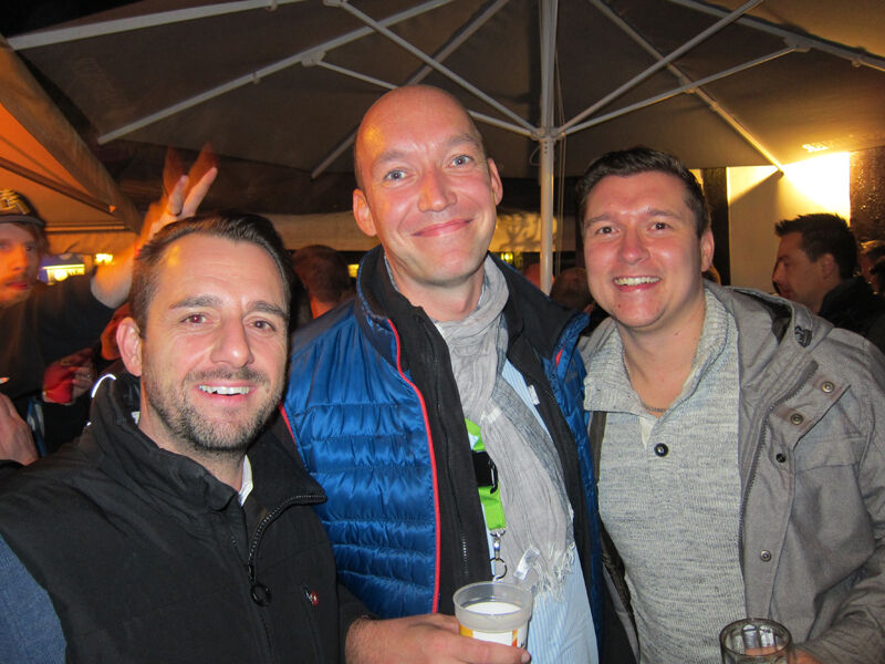 (v. l.) Zan Bazika, Samsung, mit Christoph Spahn, ALSO, und Lukas Kalisz, Samsung (Bild: IT-BUSINESS)