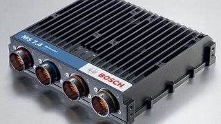 Das MS 7.4 ergänzt die Profi-Steuergeräte von Bosch Motorsport und kann in Tourenwagen, Langstrecken- und Rallyefahrzeugen eingesetzt werden. (Foto: Bosch)