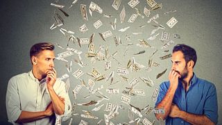 Bevor Sie in eine Gehaltsverhandlung starten, sollten Sie sich nicht nur gute Argumente überlegen, sondern auch mögliche Gegenargumente. (©pathdoc - stock.adobe.com)