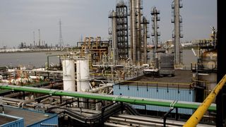 One of the major properties of butyl rubber is it is impermeable to air. That’s the reason why butyl is ideal for inner liners of tires, but also for tubes and balls. (Picture: Lanxess)