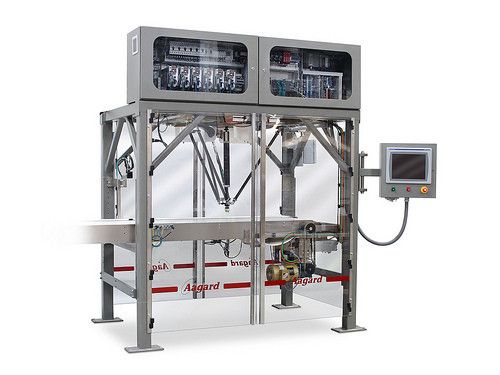 Das Robotermodul von Aagard kommt in einer All-in-One-Maschine zum Kartonieren, Endverpacken und Palettieren zum Einsatz.Das Midrange-System auf Basis der Compact-Logix 5370-Steuerung ermöglicht Aagard die Konstruktion einer leistungsstarken, modularen Maschine mit geringer Stellfläche. (Bild: Rockwell Automation)