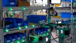 Die Montage- und Testlinien von Minitec sind für die One-Piece-Flow-Fertigung mit mehreren Produktvarianten konzipiert und unterstützen so flexible Fertigungskonzepte. (Minitec)