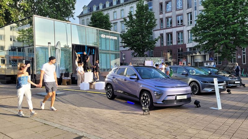 Der Hyundai Cube taucht aktuell in verschiedenen deutschen Innenstädten auf.(Bild:  Wehner - VCG)