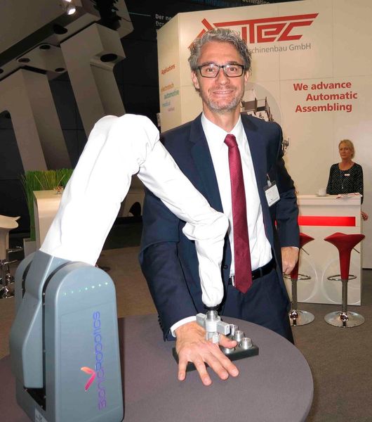 Ralf Teichmann zeigt im Selbstversuch, … (Reinhardt)