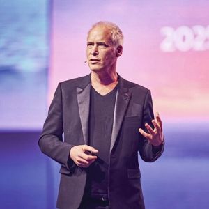 Sven Schuwirth, Vorstand für Vertrieb, Marketing und Aftersales bei der Seat S.A., sieht einen wesentlichen Faktor für den Erfolg des Herstellers in engagierten Händlern.(Bild:  Seat Deutschland)