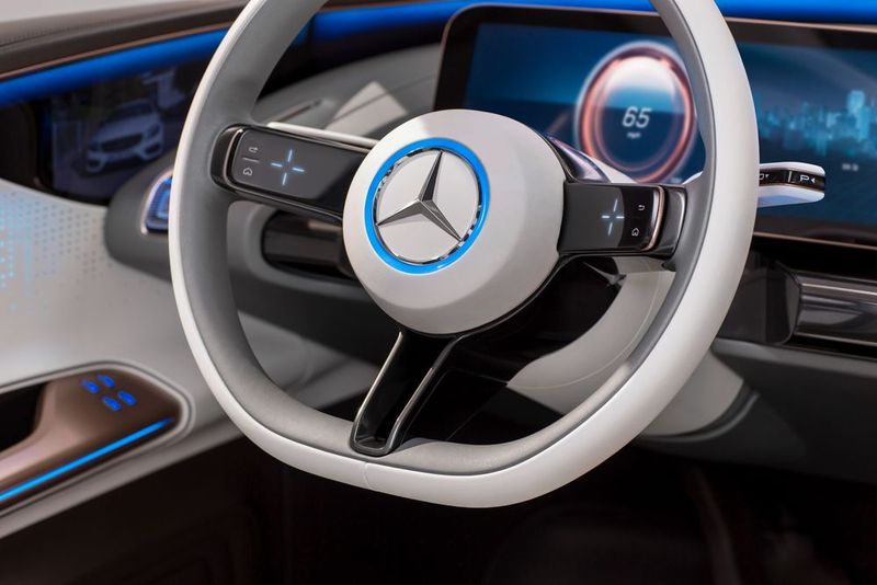 Das Interieur kommt bis auf die Mercedes-typische elektrische Sitzverstellung ohne klassische Schalter und Knöpfe aus. (Mercedes-Benz)