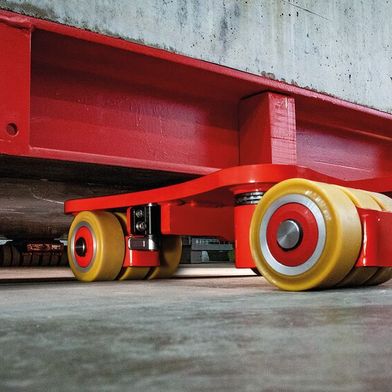 Kreiselfahrwerk JKB 14 unter Last mit Arretierung zum Fixieren der Laufrollen. (Bild: Jung)