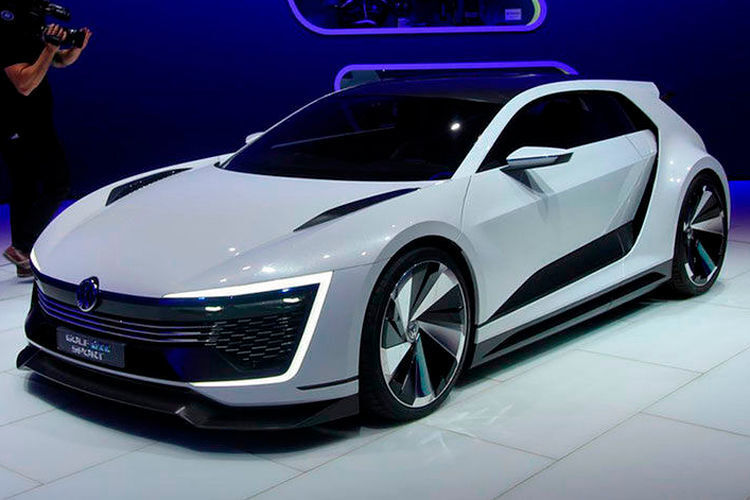 ... und eine Plug-in-Hybrid-Studie auf Basis des Golf GTI. (Foto: Marcel Sommer/pressinform)