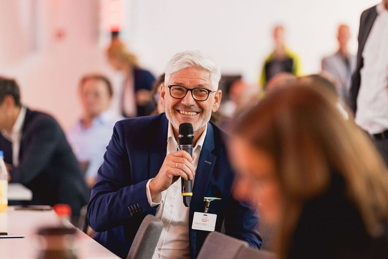 Nach den Vorträgen ist ausreichend Zeit für Diskussionen und Anregungen. (Bild: Stefan Bausewein)